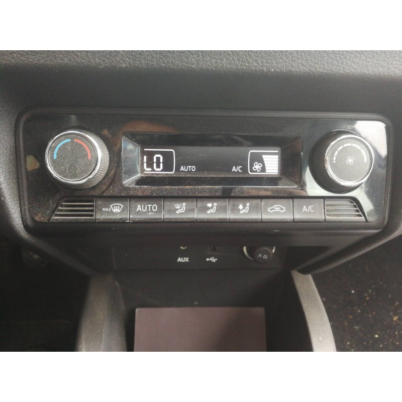 Recambio de mando calefaccion / aire acondicionado para skoda fabia active referencia OEM IAM 6V0907044  