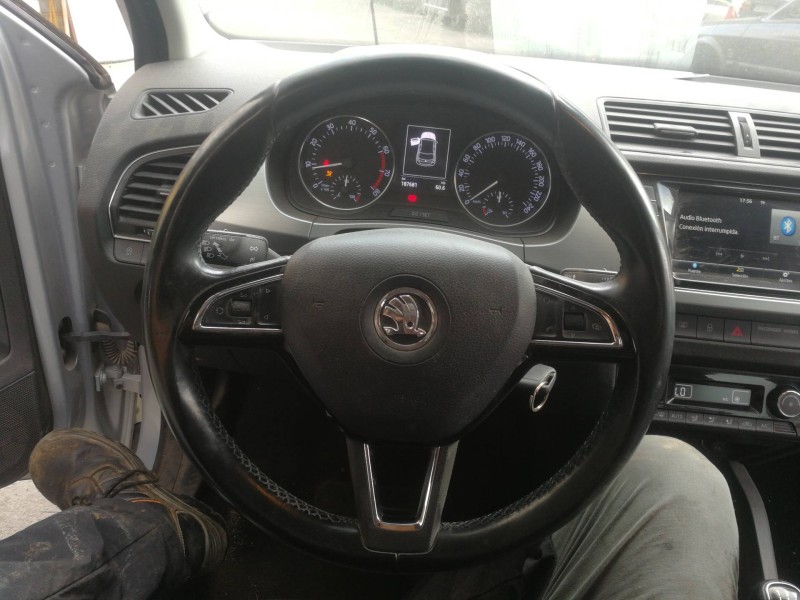 Recambio de volante para skoda fabia active referencia OEM IAM 5E0419091 308370299340AC 