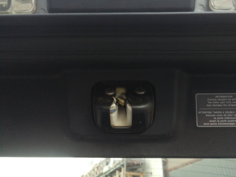 Recambio de cerradura maletero / porton para renault koleos dynamique pack2 referencia OEM IAM   