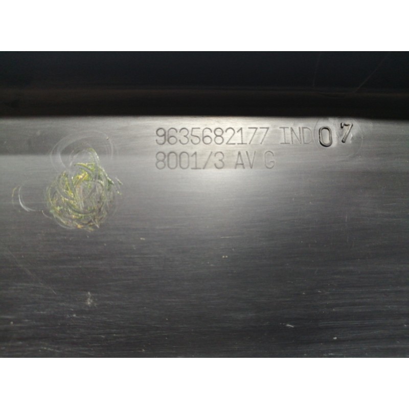 Recambio de faldon lateral para citroën c5 berlina 2.2 hdi vivace referencia OEM IAM 9635682177  