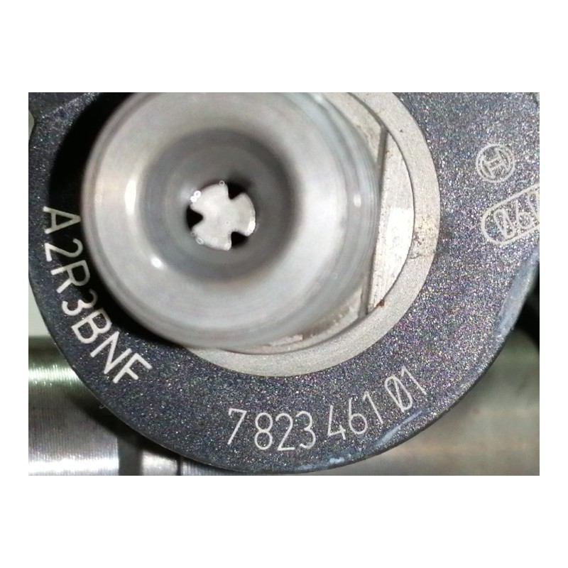 Recambio de inyector para bmw serie 5 lim. (f10) 535d referencia OEM IAM 782346101 A2R3BNF 