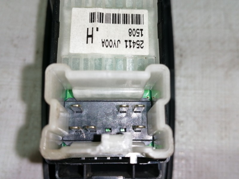 Recambio de mando elevalunas trasero derecho para renault koleos dynamique pack2 referencia OEM IAM 25411JY00A  