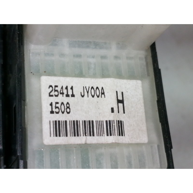 Recambio de mando elevalunas trasero derecho para renault koleos dynamique pack2 referencia OEM IAM 25411JY00A  