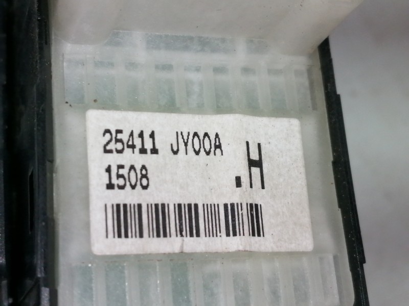 Recambio de mando elevalunas trasero derecho para renault koleos dynamique pack2 referencia OEM IAM 25411JY00A  