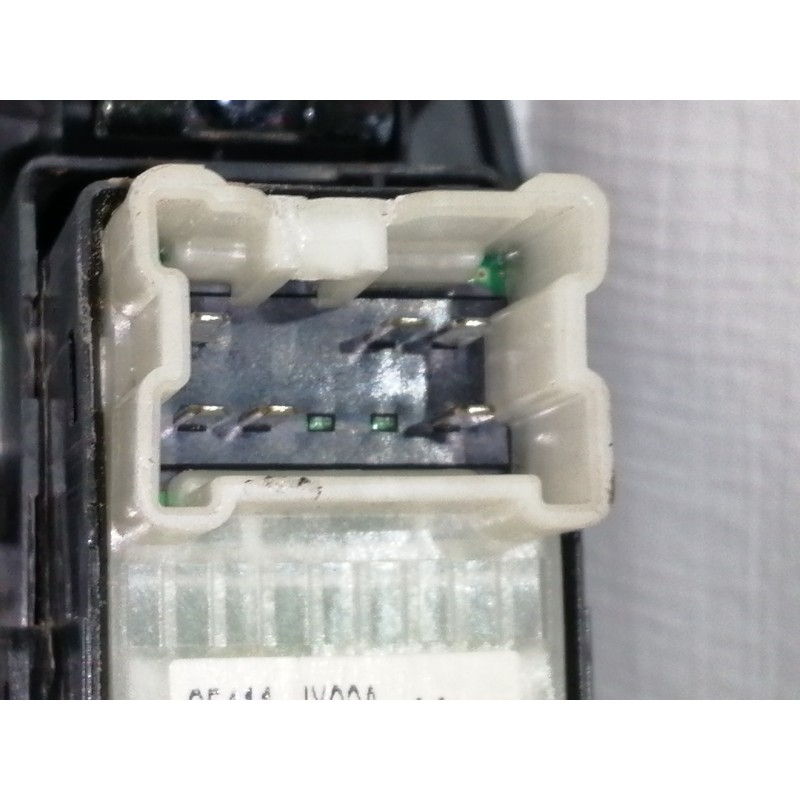 Recambio de mando elevalunas trasero izquierdo para renault koleos dynamique pack2 referencia OEM IAM 25411JY00A 82961JY00A 