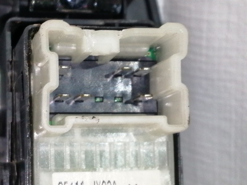 Recambio de mando elevalunas trasero izquierdo para renault koleos dynamique pack2 referencia OEM IAM 25411JY00A 82961JY00A 