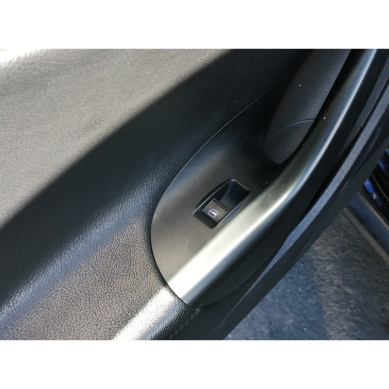 Recambio de mando elevalunas trasero izquierdo para volkswagen passat berlina (3c2) trendline referencia OEM IAM   