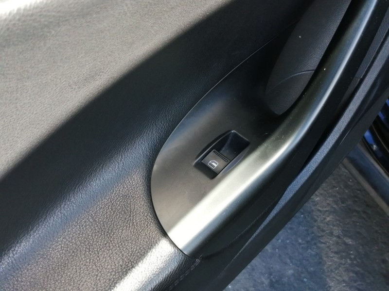 Recambio de mando elevalunas trasero izquierdo para volkswagen passat berlina (3c2) trendline referencia OEM IAM   