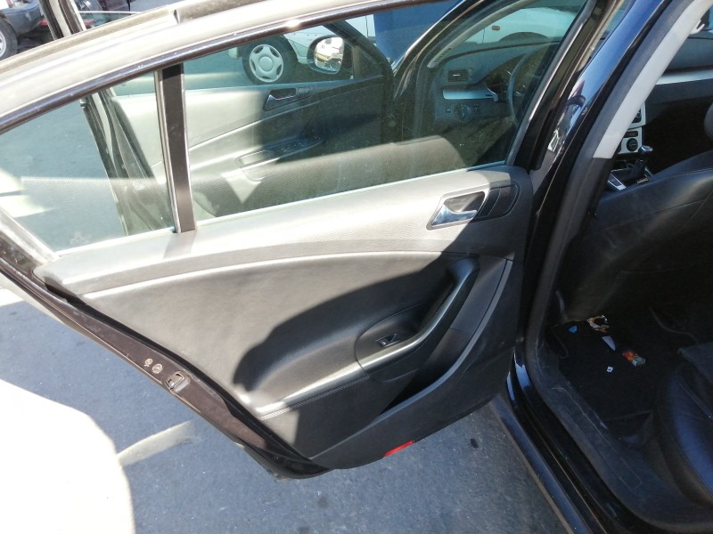 Recambio de guarnecido puerta trasera izquierda para volkswagen passat berlina (3c2) trendline referencia OEM IAM 3C5867211 1970