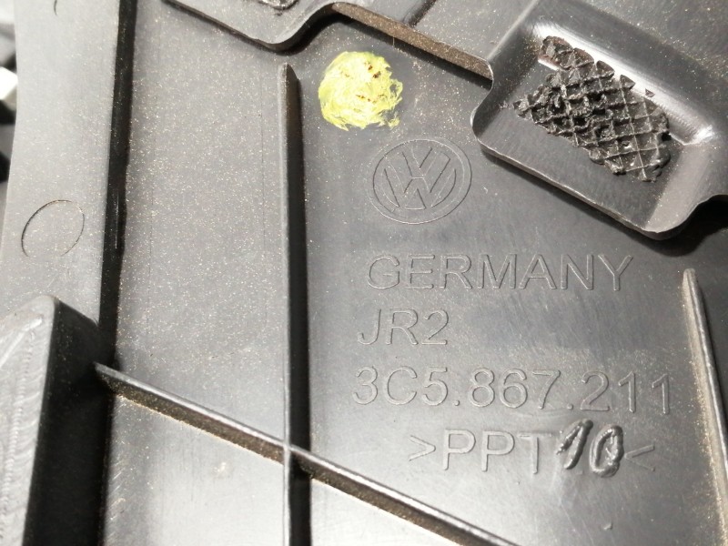 Recambio de guarnecido puerta trasera izquierda para volkswagen passat berlina (3c2) trendline referencia OEM IAM 3C5867211 1970