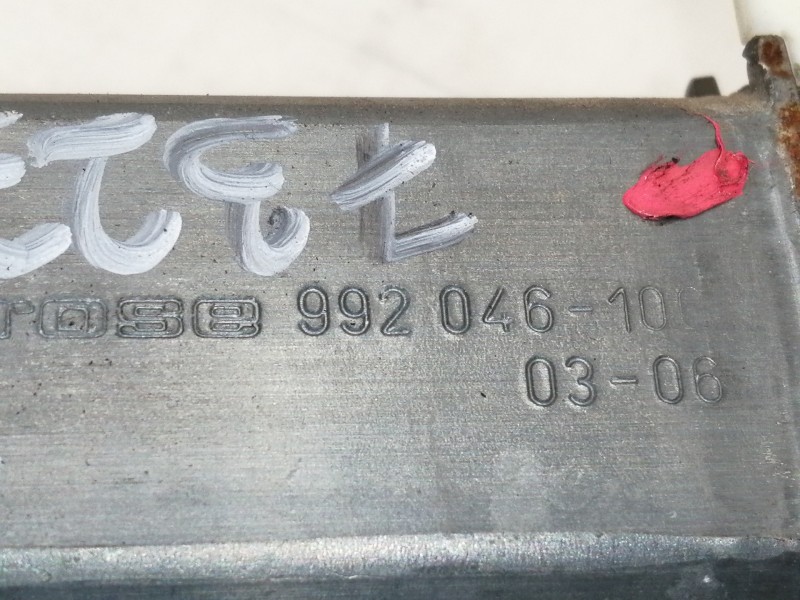 Recambio de elevalunas trasero izquierdo para toyota avensis wagon (t25) 1.8 sol referencia OEM IAM 992046100  