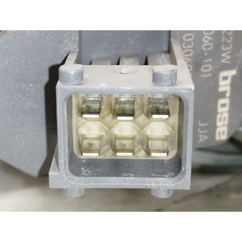 Recambio de elevalunas trasero izquierdo para toyota avensis wagon (t25) 1.8 sol referencia OEM IAM 992046100  