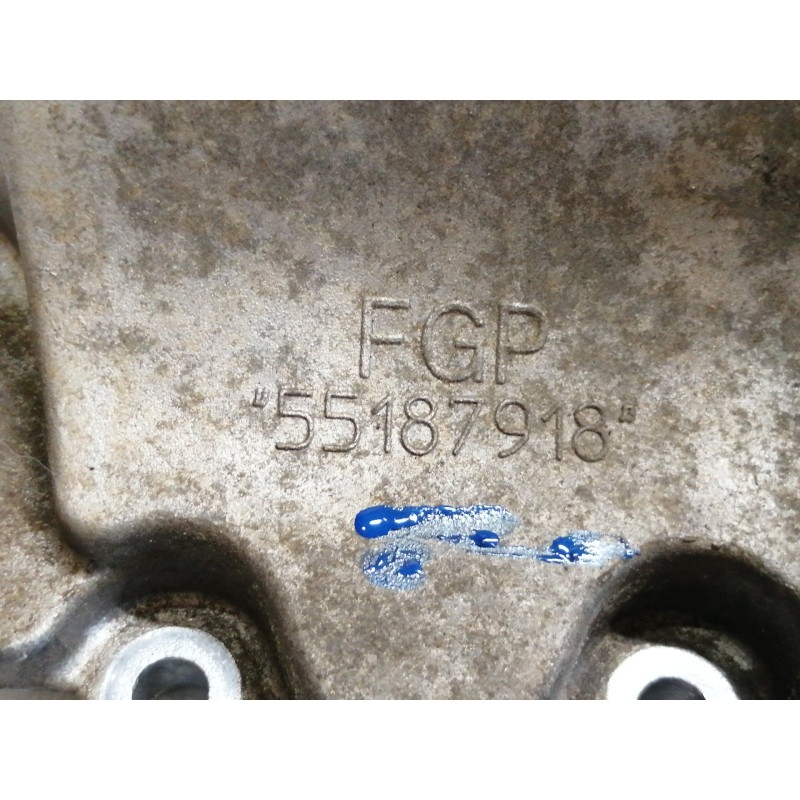 Recambio de soporte bomba inyeccion para opel vectra c berlina elegance referencia OEM IAM 55187918  