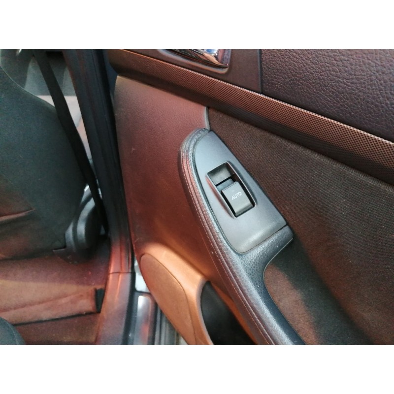 Recambio de mando elevalunas trasero derecho para toyota avensis wagon (t25) 1.8 sol referencia OEM IAM 7427105020  