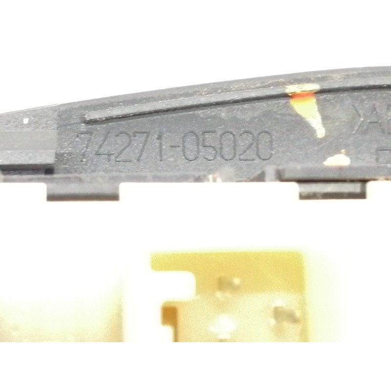 Recambio de mando elevalunas trasero derecho para toyota avensis wagon (t25) 1.8 sol referencia OEM IAM 7427105020  