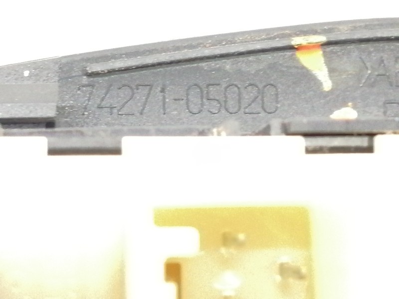 Recambio de mando elevalunas trasero derecho para toyota avensis wagon (t25) 1.8 sol referencia OEM IAM 7427105020  