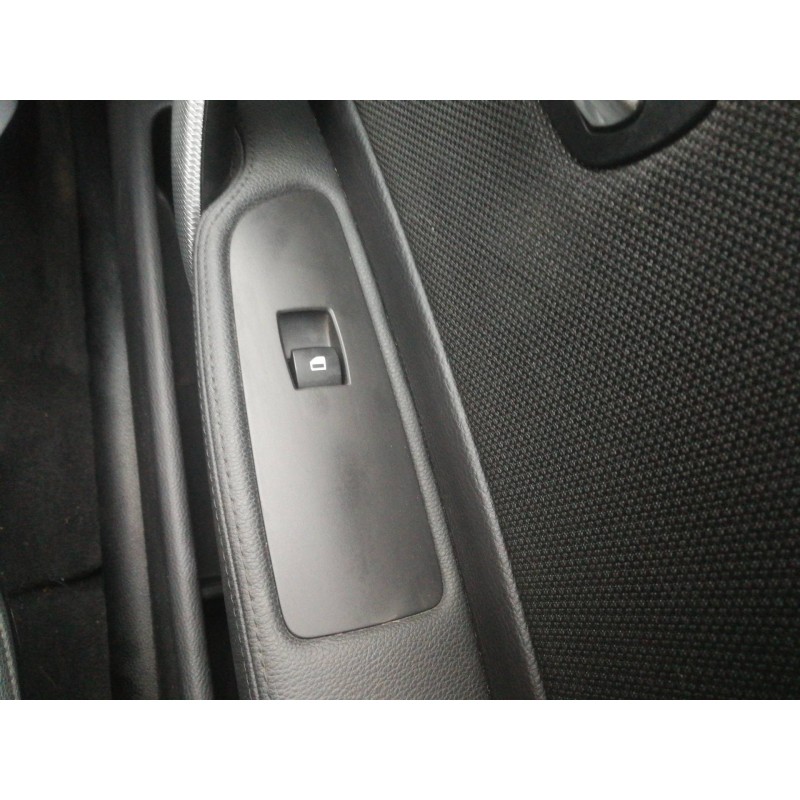 Recambio de mando elevalunas delantero derecho para bmw serie 1 coupe (e82) 118d referencia OEM IAM 15939966  