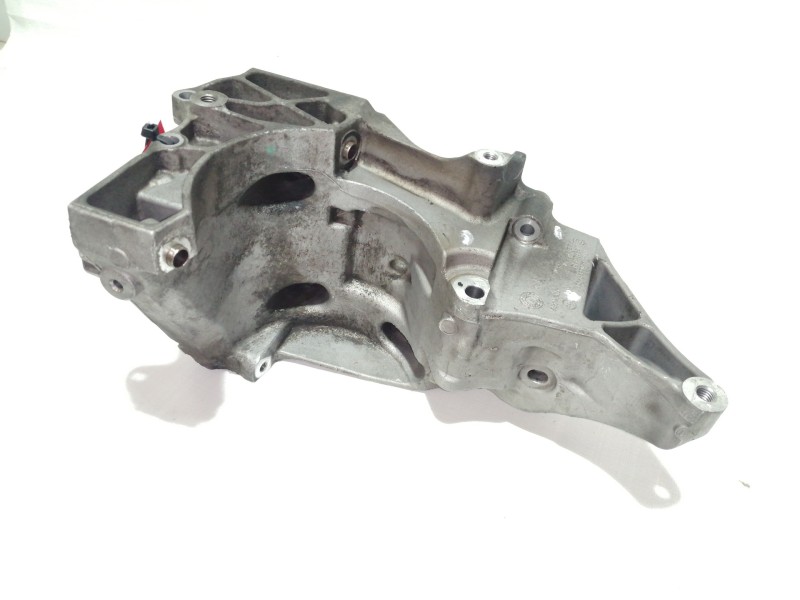 Recambio de soporte alternador para bmw serie 1 coupe (e82) 118d referencia OEM IAM 1116780263902 13992010 