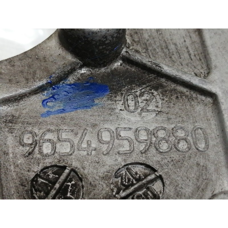 Recambio de soporte bomba inyeccion para citroën c4 picasso sx referencia OEM IAM 9654959880  