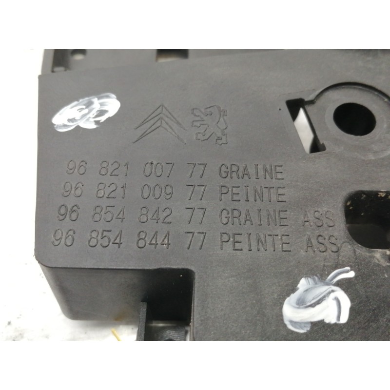 Recambio de maneta exterior lateral izquierda para citroën berlingo cuadro sx referencia OEM IAM 9682100777  