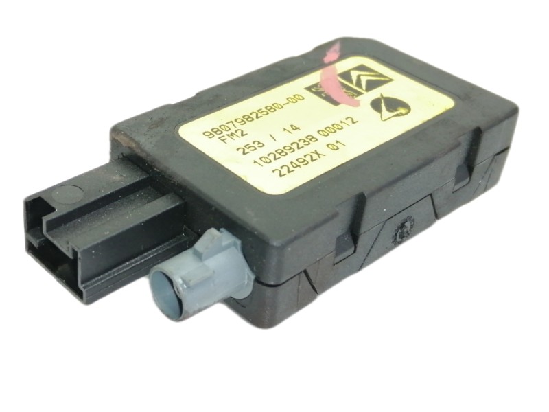Recambio de antena para citroën c4 grand picasso seduction referencia OEM IAM 9807982580  