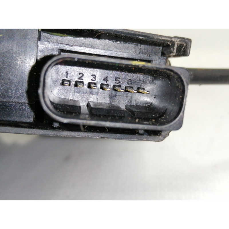 Recambio de cerradura puerta trasera izquierda para citroën c4 grand picasso seduction referencia OEM IAM 9810311280  