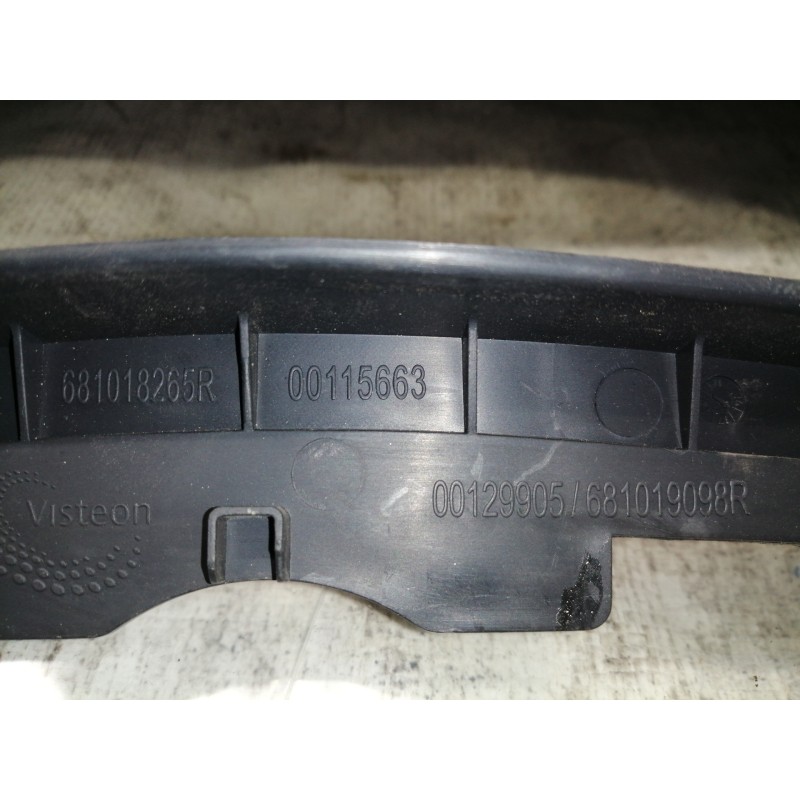 Recambio de moldura para dacia dokker ambiance referencia OEM IAM 681018265R 00115663 00129905 681019098R 00115663