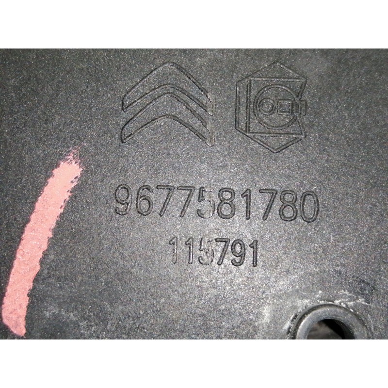 Recambio de tapa exterior combustible para citroën c4 grand picasso seduction referencia OEM IAM 9677581780  