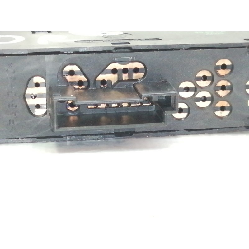 Recambio de mando elevalunas delantero derecho para bmw serie 3 berlina (e46) 320i edition exclusiv referencia OEM IAM 6902179  