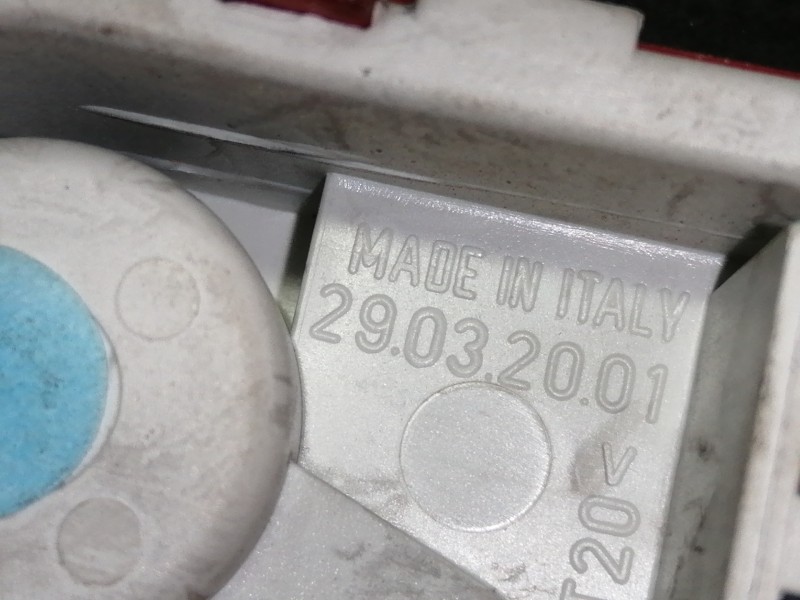 Recambio de piloto trasero derecho interior para alfa romeo 156 (116) 1.6 16v t.spark impression referencia OEM IAM 29032001  