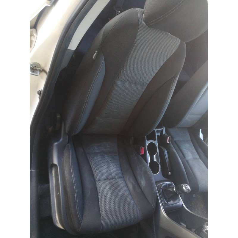 Recambio de asiento delantero derecho para hyundai i30 (gd) classic referencia OEM IAM   