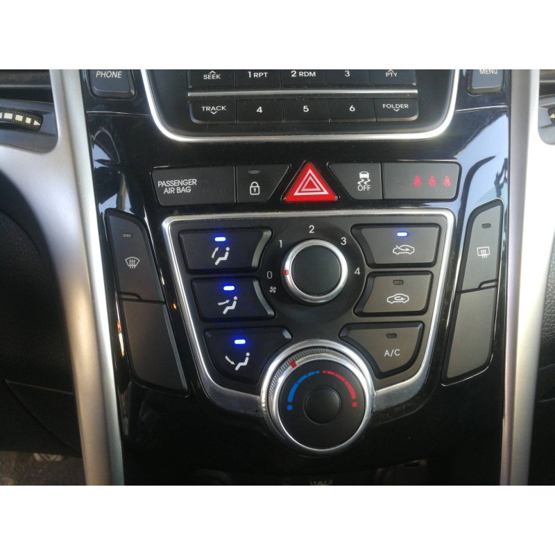 Recambio de mando calefaccion / aire acondicionado para hyundai i30 (gd) classic referencia OEM IAM 97250A6040GU  