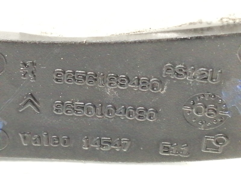 Recambio de brazo limpia delantero derecho para peugeot 307 berlina (s2) d-sign referencia OEM IAM 9656189480  