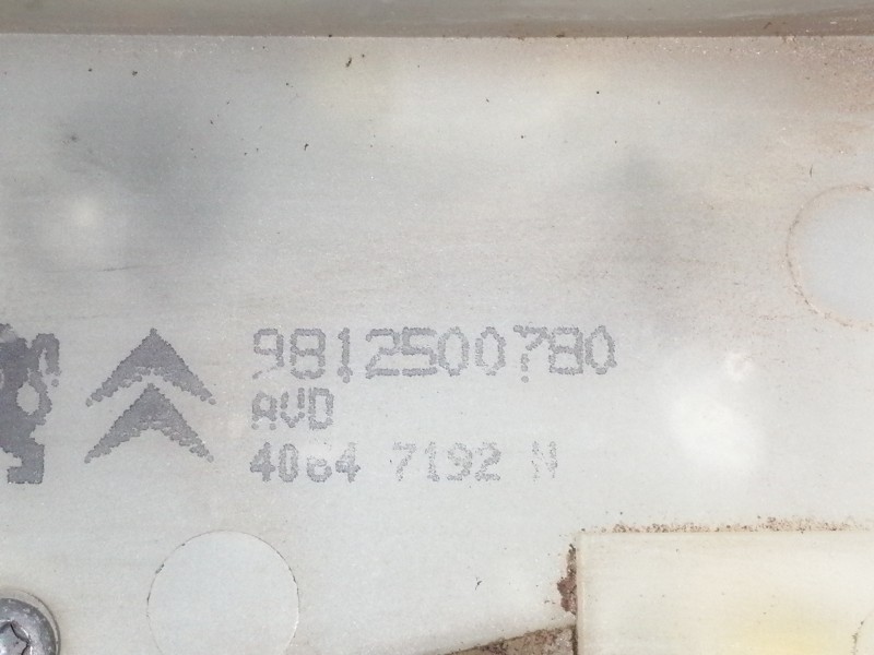 Recambio de cerradura puerta delantera derecha para peugeot 208 active referencia OEM IAM 9812500780  