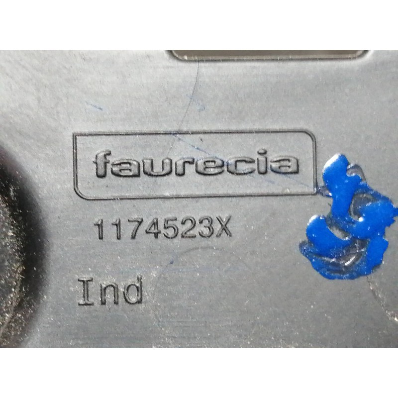 Recambio de rejilla aireadora para peugeot 208 active referencia OEM IAM 9673830077 9672846077 1089191X