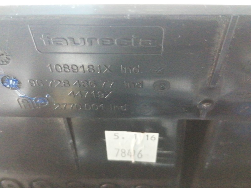 Recambio de rejilla aireadora para peugeot 208 active referencia OEM IAM 9673830077 9672846077 1089191X