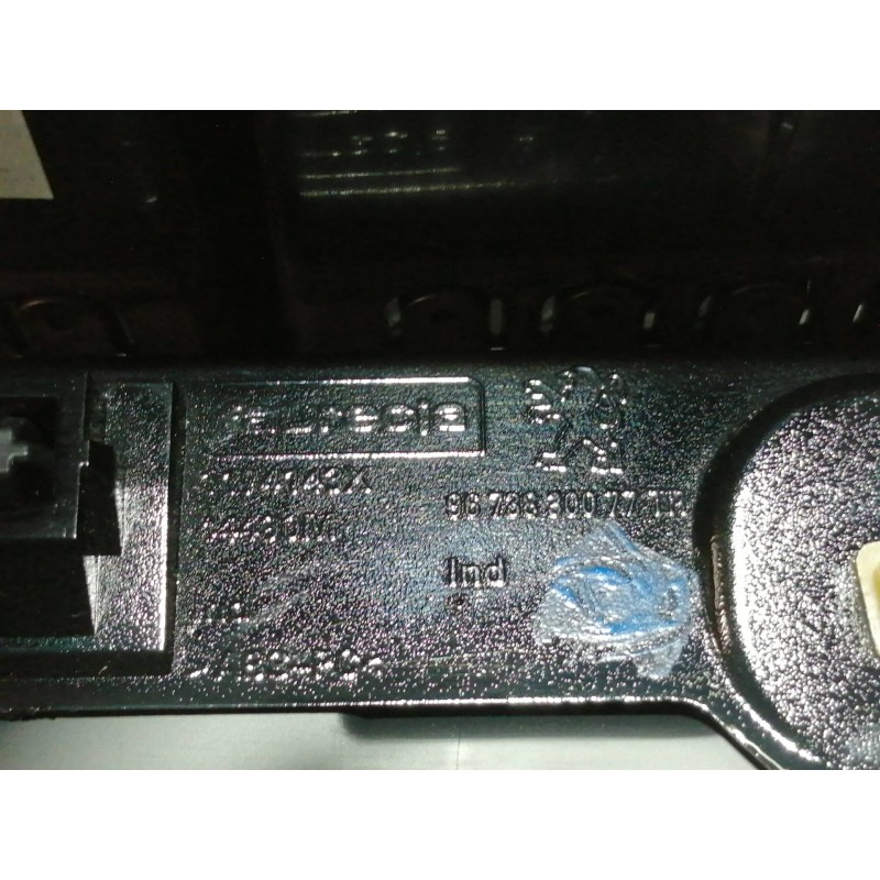 Recambio de rejilla aireadora para peugeot 208 active referencia OEM IAM 9673830077 9672846077 1089191X