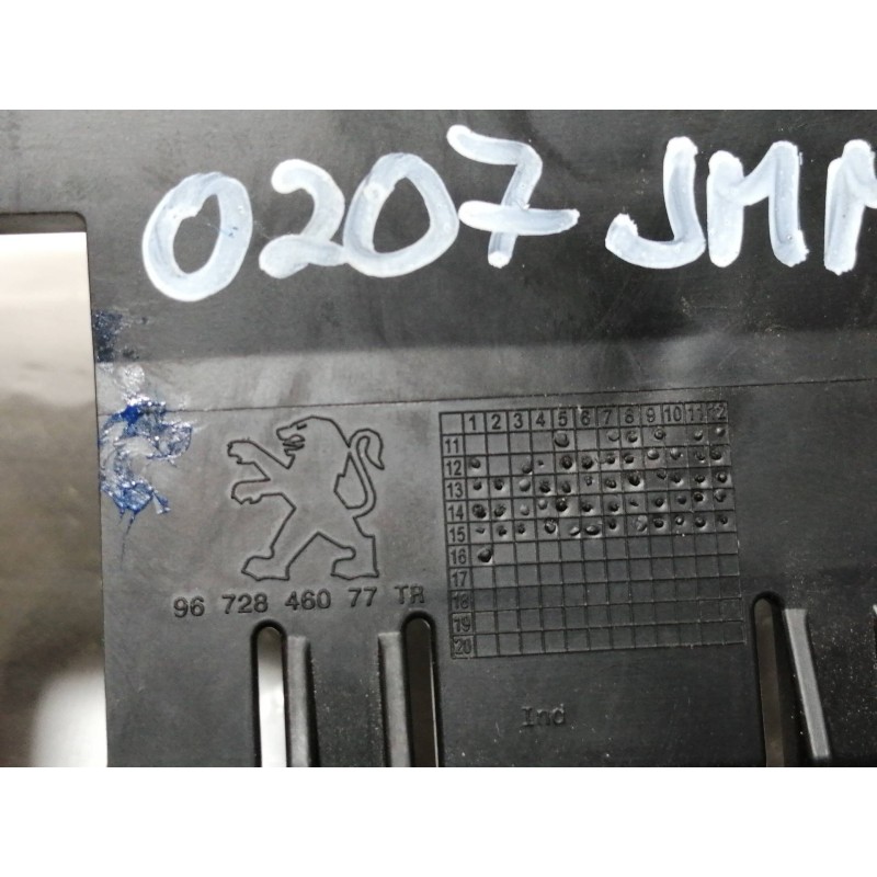 Recambio de rejilla aireadora para peugeot 208 active referencia OEM IAM 9673830077 9672846077 1089191X