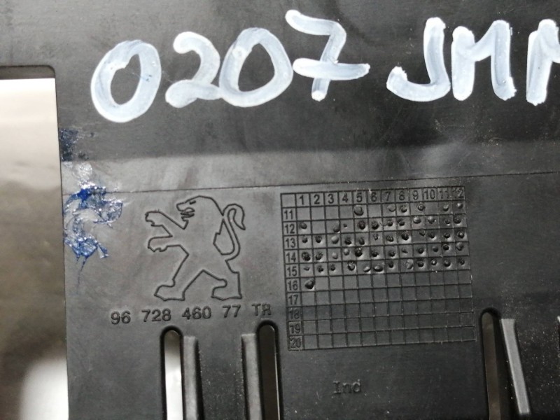 Recambio de rejilla aireadora para peugeot 208 active referencia OEM IAM 9673830077 9672846077 1089191X