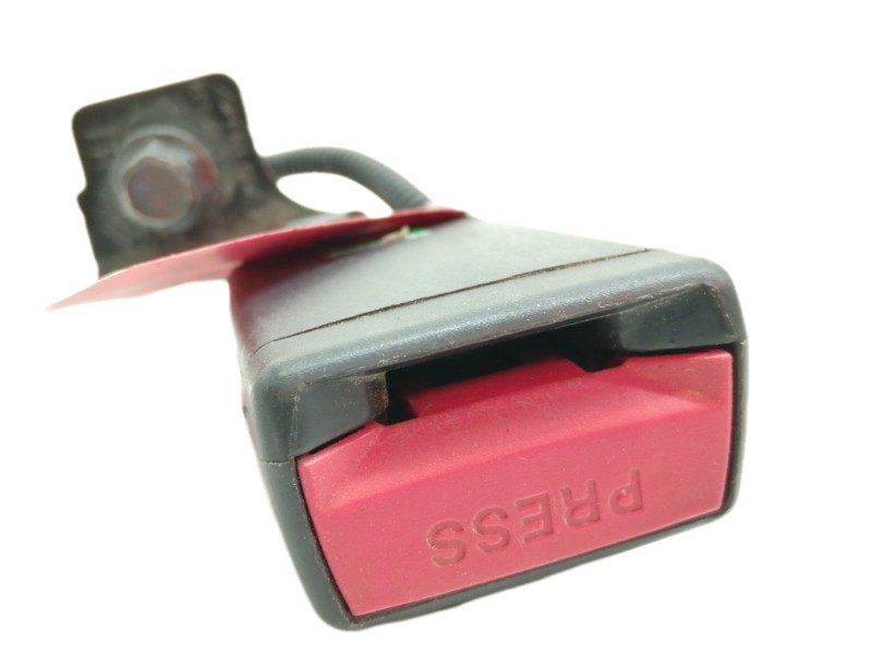 Recambio de enganche cinturon trasero derecho para hyundai i30 (gd) style referencia OEM IAM 20150406  