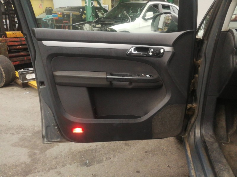 Recambio de guarnecido puerta delantera izquierda para volkswagen touran (1t1) trendline referencia OEM IAM W120033219553TV 1T18