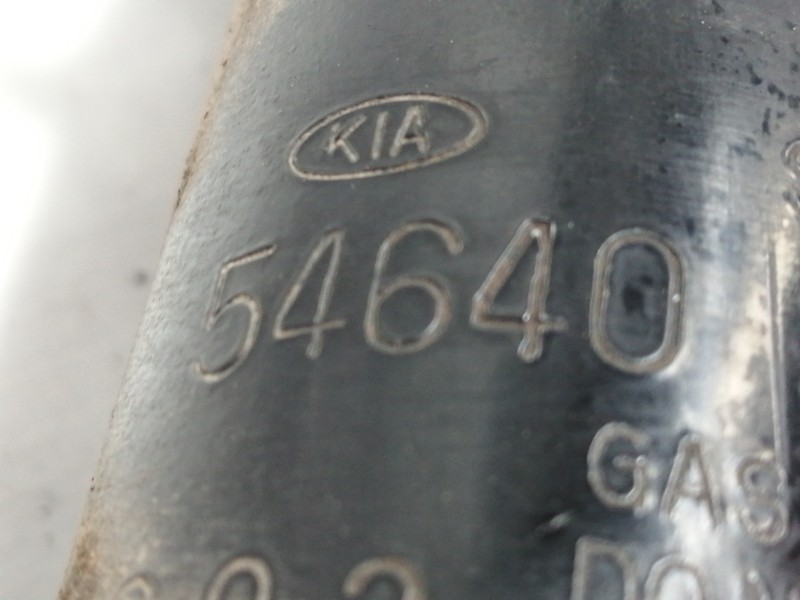 Recambio de amortiguador delantero derecho para kia sorento 2.4 16v ex referencia OEM IAM 546403E021  