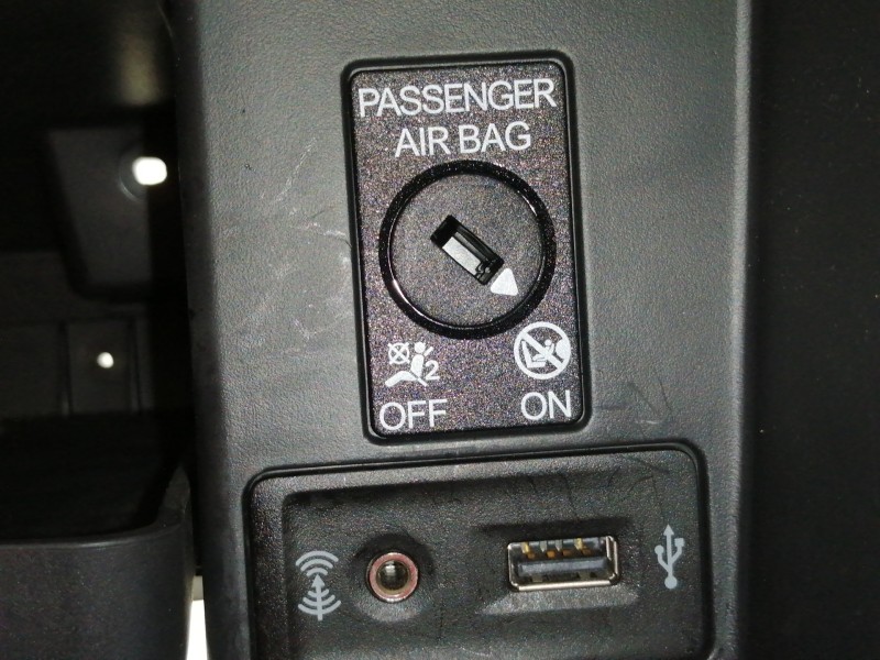 Recambio de guantera para seat leon st (5f8) reference referencia OEM IAM 5F1857095  