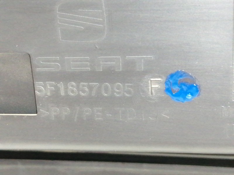Recambio de guantera para seat leon st (5f8) reference referencia OEM IAM 5F1857095  