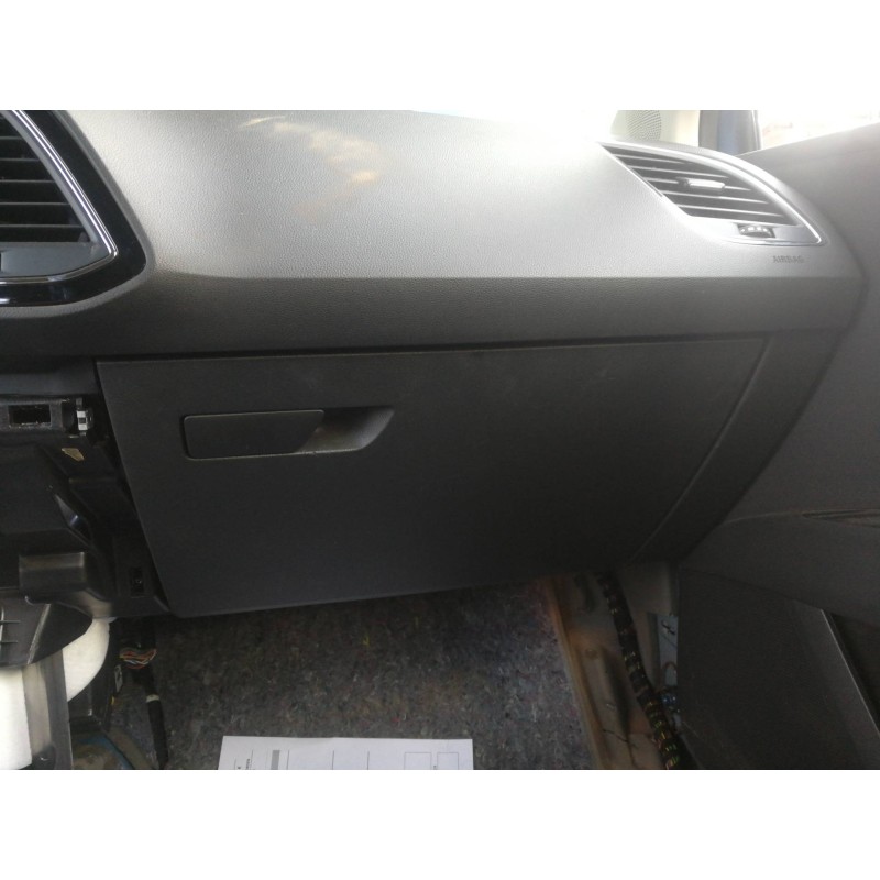 Recambio de guantera para seat leon st (5f8) reference referencia OEM IAM 5F1857095  