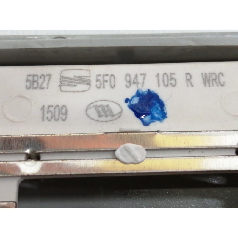 Recambio de luz interior para seat leon st (5f8) reference referencia OEM IAM 5F0947105  