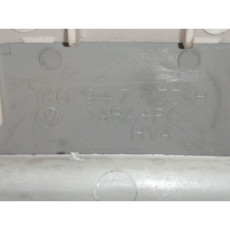 Recambio de luz interior para seat leon st (5f8) reference referencia OEM IAM 5F0947105  