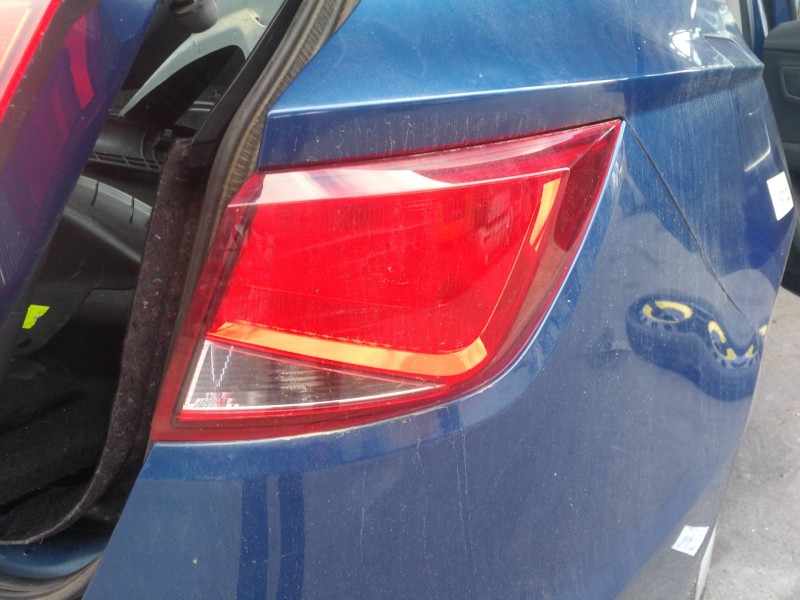 Recambio de piloto trasero derecho para seat leon st (5f8) reference referencia OEM IAM 5F9945096  