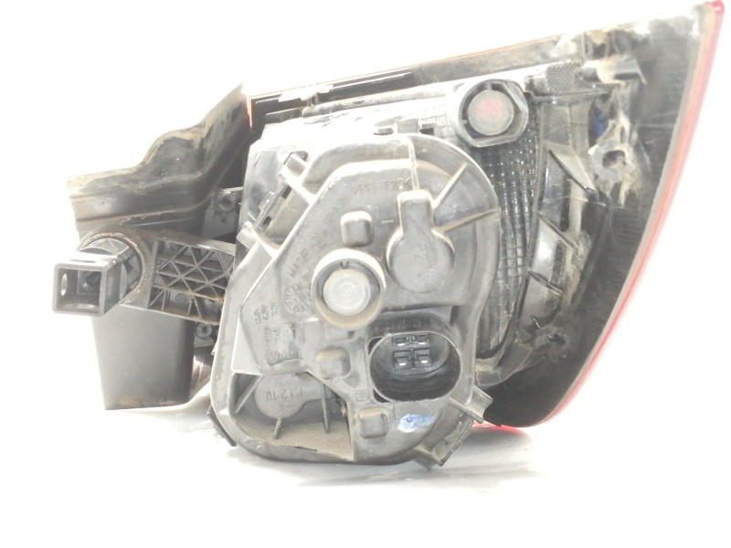 Recambio de piloto trasero izquierdo para seat leon st (5f8) reference referencia OEM IAM 5F9945095  