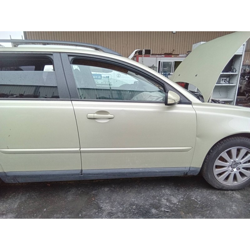 Recambio de puerta delantera derecha para volvo v50 familiar 2.0 d kinetic referencia OEM IAM   